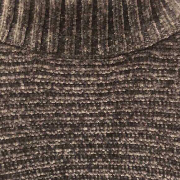 Forever 21 Chenille Sweater - Picture 4 of 4